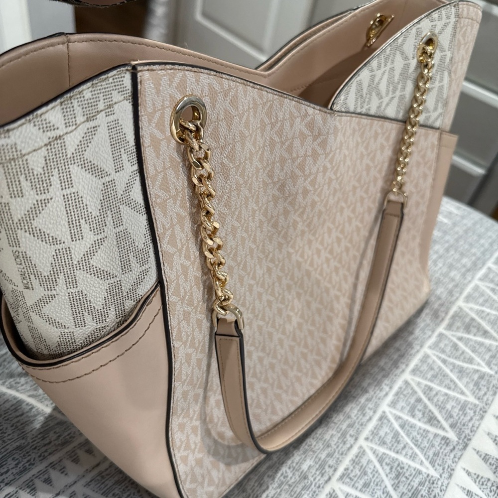Michael Kors Quilted Crossbody Bag in Sky Blue - Picture 4 of 6